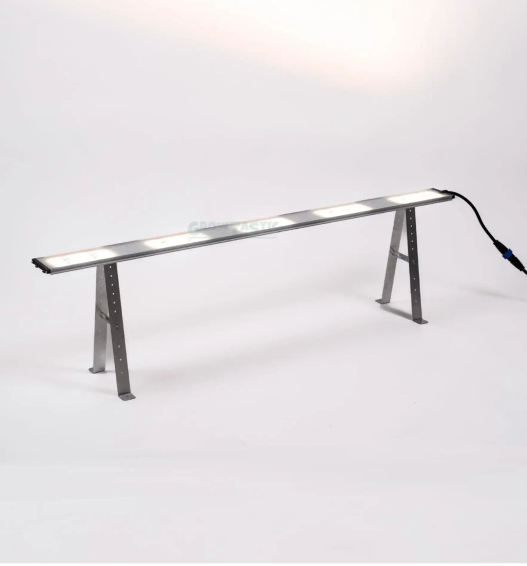 SANlight Stixx 4-100 Undercanopy & Toplight LED 3