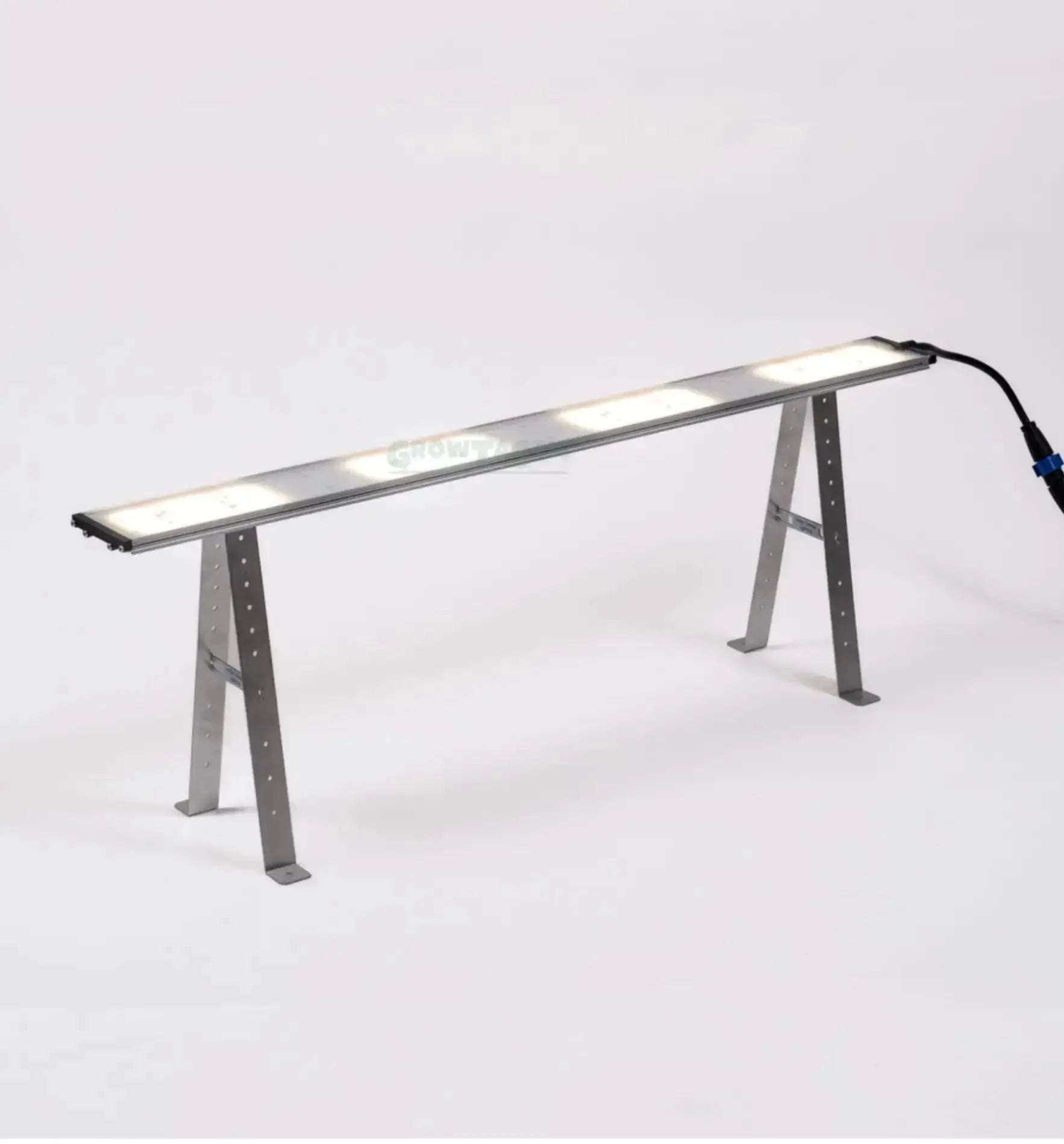 SANlight Stixx 4-100 Undercanopy & Toplight LED 2