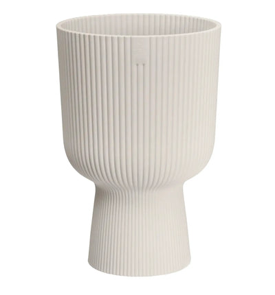 Elho Vibes Fold Coupe Pflanztopf aus Kunststoff in grauer Farbe, mit abgerundeter Form und faltbarem Design.