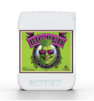 Dünger-Flasche Advanced Nutrients Big Bud® in 250 ml, flüssiger Pflanzen Nährstoff für Blütenbildung, auf weißem Hintergrund.