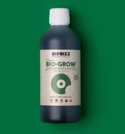 Flüssiger BioGrow Dünger von BioBizz in 500 ml Flasche, ideal für das Wachstum von Pflanzen.