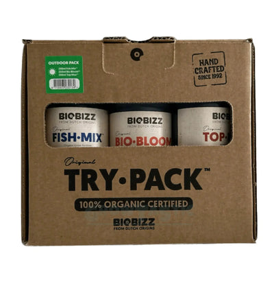 BioBizz Try Pack Outdoor Dünger, organischer BioBizz Dünger für den Außenanbau, sichtbarer Inhalt der Packung.