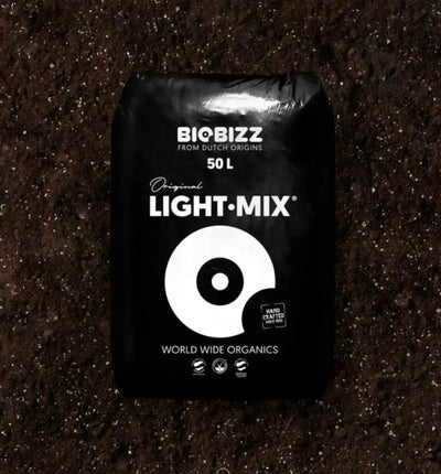 BioBizz Light Mix® Substrat in einem 20-Liter-Sack, hochwertige Erde für nachhaltiges Gärtnern, BioBizz Markenprodukt