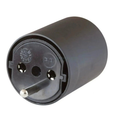 Brennstuhl Steckeradapter für DE auf CH, elektrischer Stecker für sichere Stromverbindung, auf weißem Hintergrund.