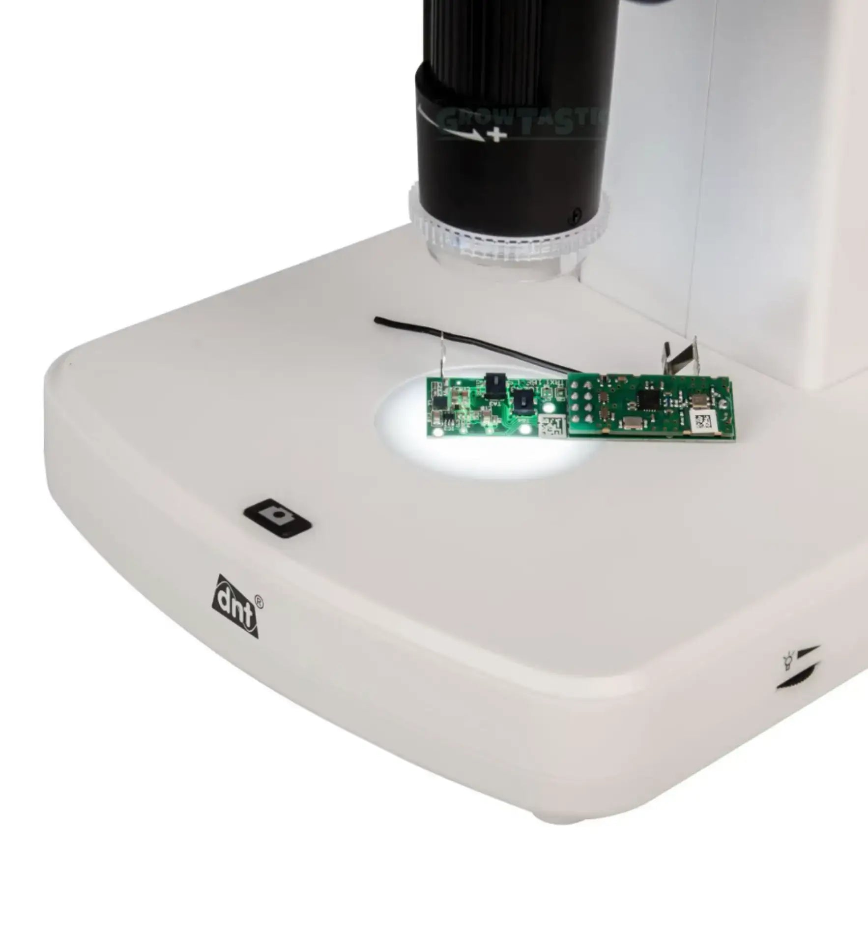 dnt Mikroskop Digital UltraZoom PRO mit LED-Beleuchtung und Detailansicht eines Platinenmoduls.