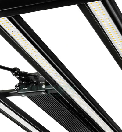 LED Pflanzenleuchte Lumatek Apollo 550 Watt, energiesparende Beleuchtung für Pflanzen, mit modernem Design und leistungsstarker Lichtquelle