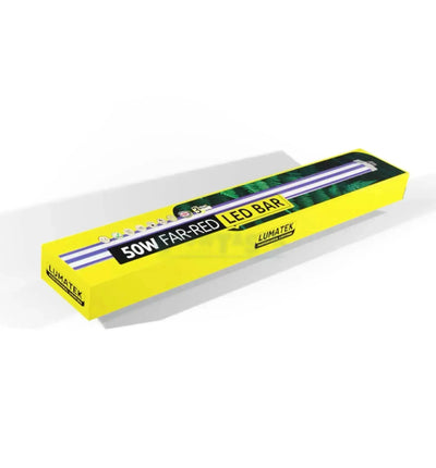 Lumatek LED-Pflanzenleuchte mit 50 Watt Far Red Licht, ideal für Pflanzenwachstum, zeigt die Leuchte in Nahaufnahme.