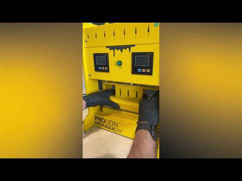 Load video: Qnubu Press Pro Lion Hydraulic 20 Tons (Plate 12x12cm)