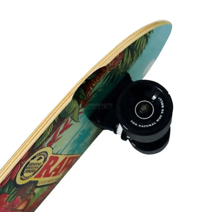 RAW Cruiser Skateboard Brazil Girl mit buntem Design, langlebiger Deck und hochwertigen Rollen für Skateboard-Enthusiasten