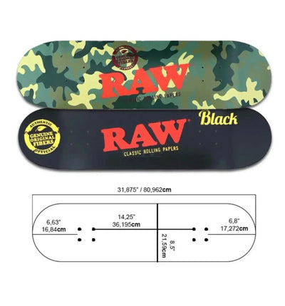 RAW Street Skateboard in Camouflage und Schwarz, 8,5 Zoll, langlebiges Deck und hochwertige Rollen für Street-Skating.