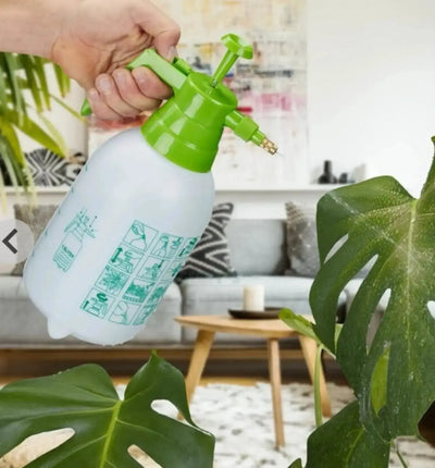 Relaxdays Drucksprüher 1,5L Handgerät, grünes Spritzgerät für Gartenarbeit und Pflanzenpflege, mit ergonomischem Griff