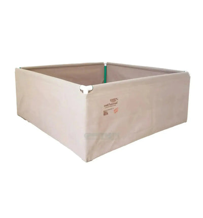 Root Riot Pflanztopf mit Almicanna Living Soil Bed, nachhaltige Pflanzenzucht, im grünen Topf mit Erde und Wurzeln sichtbar